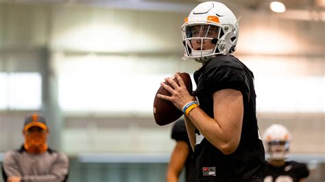 Harrison Bailey has first week of Tennessee football practices