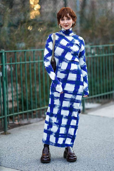 16 Short Hairstyles With Bangs That Might Just Convince You to Make the ...