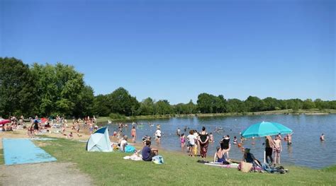 Au parc de la Boulogne, baignade et guinguette font le bonheur des ...