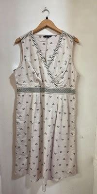 Ladies MAINE Cream Fit Flare Sleeveless V Neck Dress Size UK 18 - CG ...