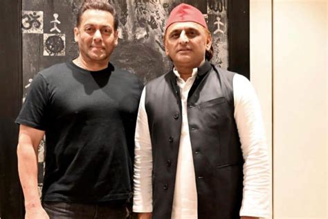 Salman Khan meets Samajwadi Party chief Akhilesh Yadav in Mumbai, photo ...