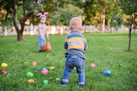 Dad Has Eye-Opening PSA As Easter Egg Hunt Mistake Leaves Toddler in Tears - Newsweek