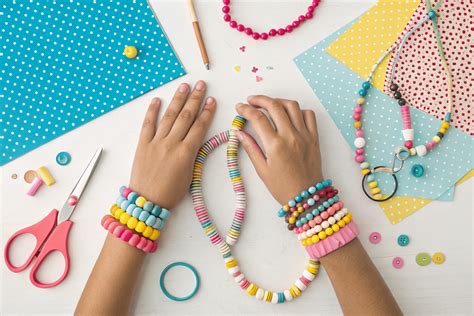 Children’s Paper Crafts: 40+ Easy Ideas to Cut, Fold & Create