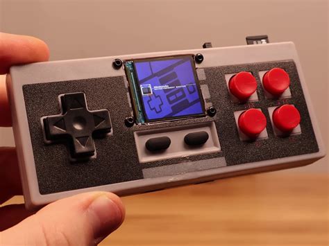 Someone Stuffed a Full Retro Console Inside an NES Controller for $17 ...