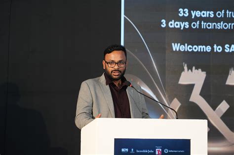 Scaling tourism through “communities”