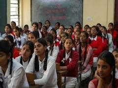 Pass/fail system: Centre allows holding back students in classes 5, 8