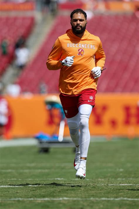 Buccaneers survive wild ending vs. Jets to get to 3-0 | Reuters