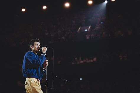 Harry Styles live in Manchester review: An almighty dance party