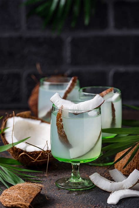 Água de coco engorda? Quais os benefícios? Tire dúvidas - Estadão