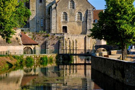 Immobilier : à Chartres, une maison avec jardin peut se négocier à 200 ...