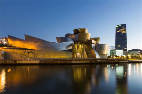 17 architectural oddities that turned into landmarks