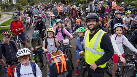 Bike bus movement gains traction, drawing kids and celebrities