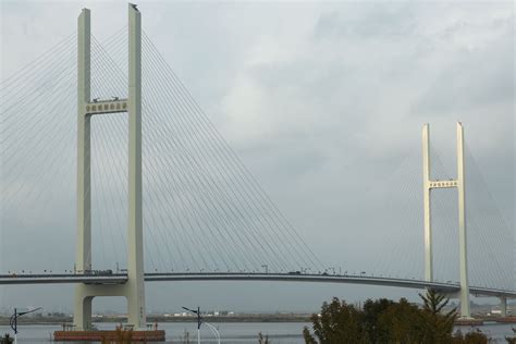 North Korea's Kim crosses new bridge into China as trade ties warm ...