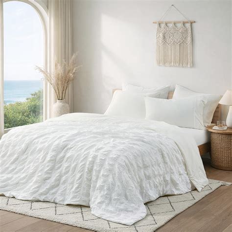 7 Best Comforter Sets For Hot Sleepers | Stop Waking Up Drenched