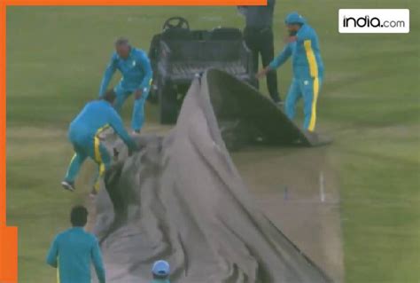 Watch: Rain disrupts Islamabad United vs Peshawar Zalmi clash in Lahore ...