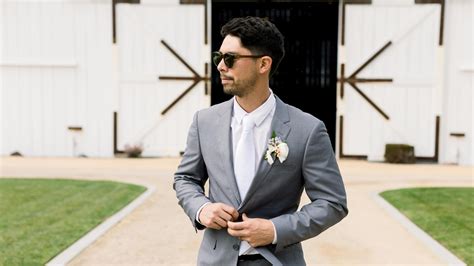 Wedding dress styles for mens | Honestweddingadvice.com
