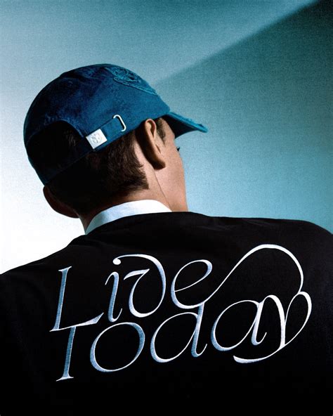 Swirl Live Today Sweatshirt Black - Tomorrowland Store