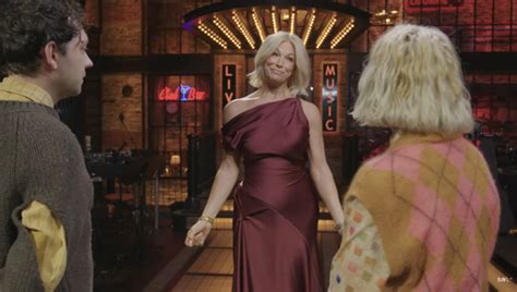 Do Not Interrupt Hannah Waddingham's SNL UK Vocal Warm-Up (Video TV Shows)