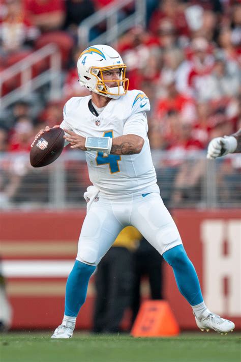 Veteran NFL quarterback surprises NFL with retirement announcement