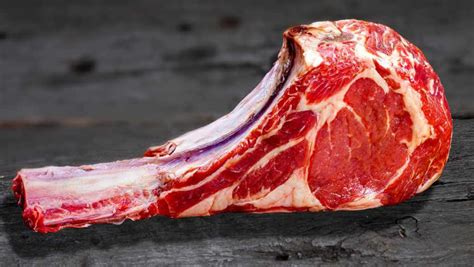 Best Tomahawk Steak Recipe for Grilling - Argentine Asado