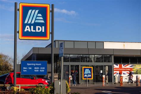 UK supermarket opening hours for Easter 2026, including Aldi, Tesco and ...