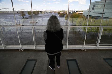 New law puts focus on Mississippi River flooding and climate extremes ...