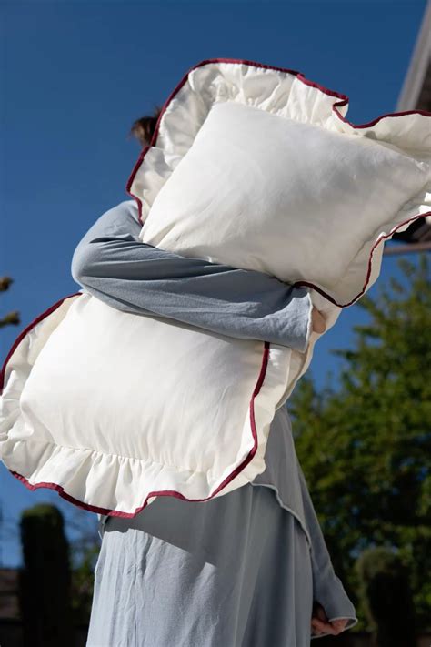 Luxury White Cotton Satin Bedding Set with Ruffled Edges – Elegant Queen/King Duvet Cover ...