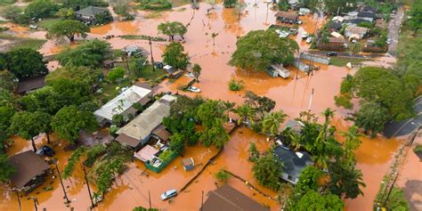 Hawaii suffers its worst flooding in 20 years, forecasters warn more ...