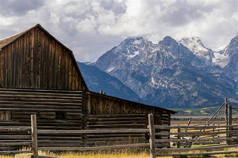Taking a Trip Down Memory Lane With These Iconic Attractions in Wyoming - The Daily Dive