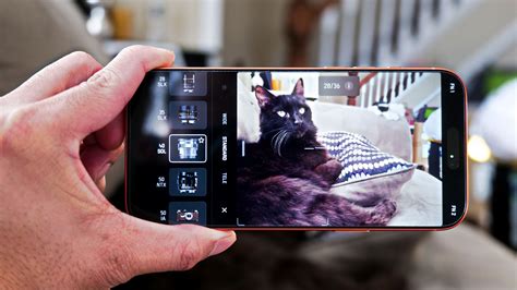 Forget Leica Leitzphone! I tried the Leica LUX app on my iPhone 17 Pro ...