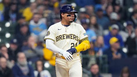 How does William Contreras' arbitration case stack up?