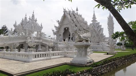 A Trip to Wat Rong Khun – The White Temple, Chiang Rai [+pics]