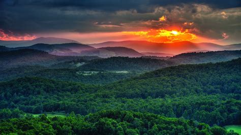 Blue Ridge Mountain Resort in Highlands, NC - Old Edwards Inn