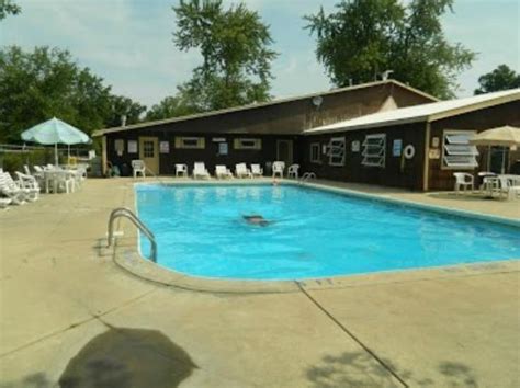 COVERED WAGON CAMP RESORT (Ottawa Lake) - Campground Reviews & Photos ...