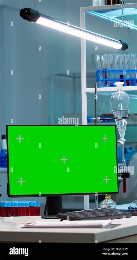Old Laboratory Computer Greenscreen 的图像结果