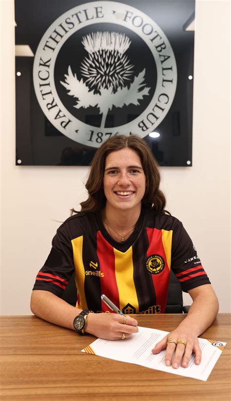 Lucy Sinclair back for new season | Partick Thistle FC