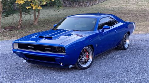C68 Carbon Is a 2022 Dodge Challenger Hellcat Wearing an Old-School 1968 Charger Disguise ...