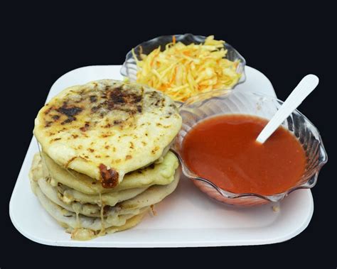 Pupuseria La Familiar