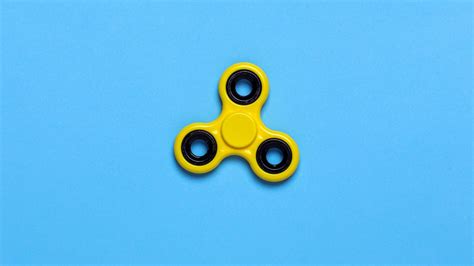 Download wallpaper 1366x768 spinner, blades, rotation, toy tablet ...