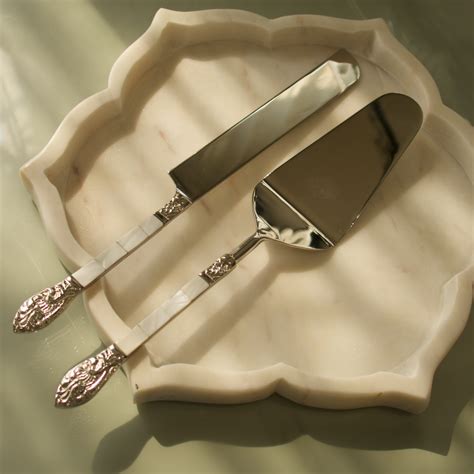 CUTLERY SETS & TABLE WARE – THATCHED ROOF