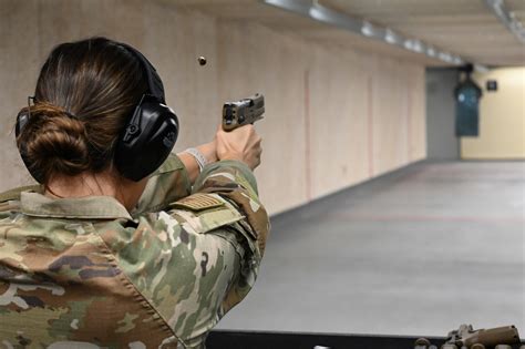 161st ARW hosts German Armed Forces Proficiency Badge assessment > Air ...