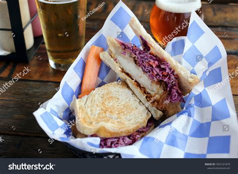 4,940 Chicken Sandwich Beer Images, Stock Photos & Vectors | Shutterstock