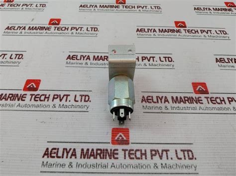 Elettrotec Vsm 1 R18 Vacuum Switch – Aeliya Marine