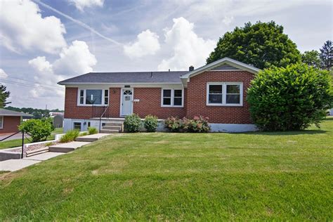 211 Goheen St, Lewisburg, WV 24901 | Homes.com