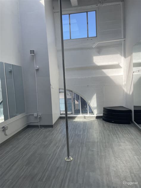 Private Pole Dance Studio | Rent this location on Giggster