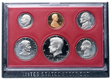 США Годовой набор монет 1981 (6 штук) в футляре стоимостью 1800 руб.
