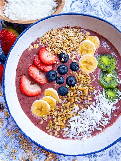 Acai Bowl Recipe (Easy!) - Tastefully Grace