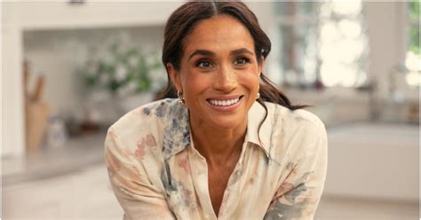 Mientras Meghan Markle es feliz en París, usuarios la señalan de ...