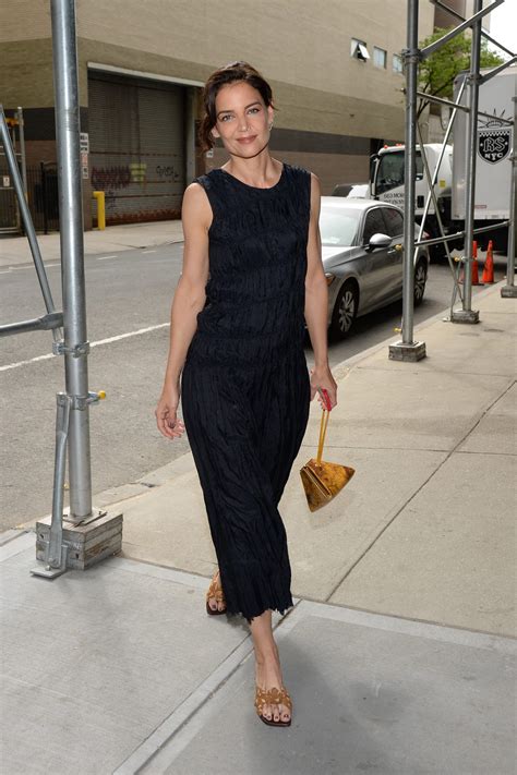 Katie Holmes - FeetForum