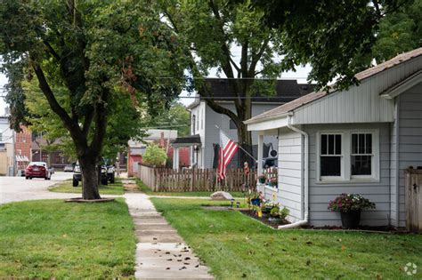 Plano, IL City Guide | About Living in Plano - Homes.com